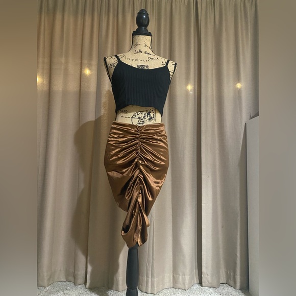 New LUSH ruched pencil skirt - Picture 2 of 14